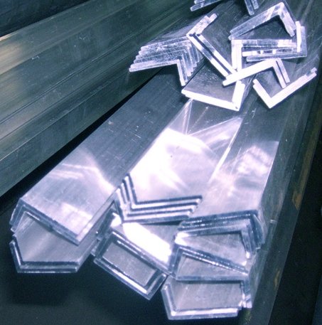 Уголок алюминиевый неравнополочный АК4-1 ГОСТ 13738-91