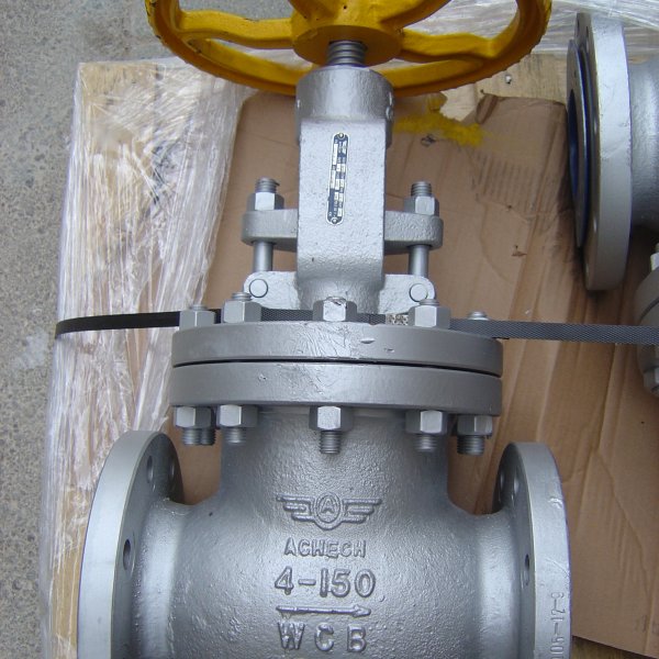 Клапан запорный угловой штуцерный Ду32 Ру400 521-35.3200 (ИТШЛ.491211.005)